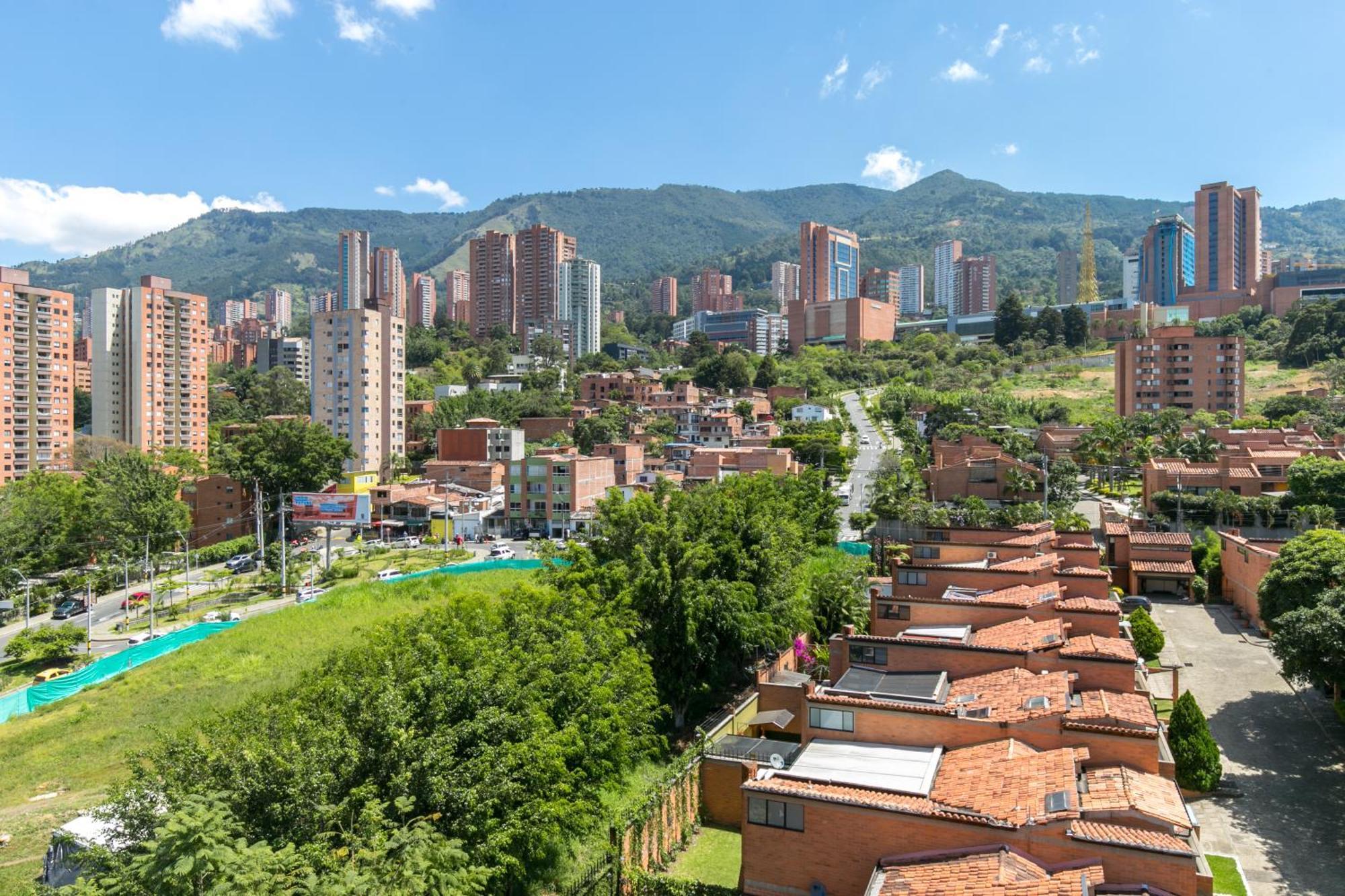 Apartamentos Borbon Suites Medellín Zewnętrze zdjęcie