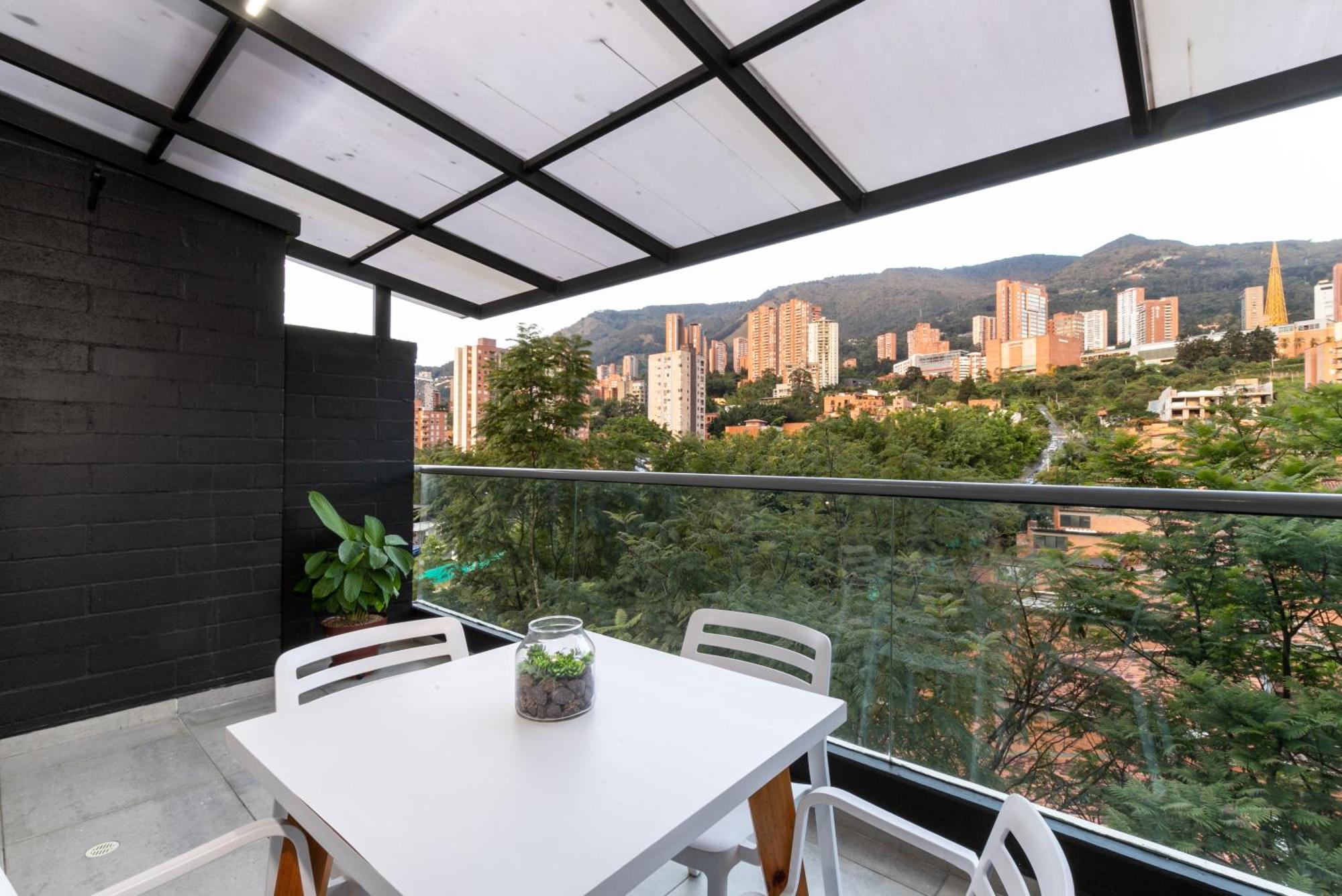 Apartamentos Borbon Suites Medellín Zewnętrze zdjęcie