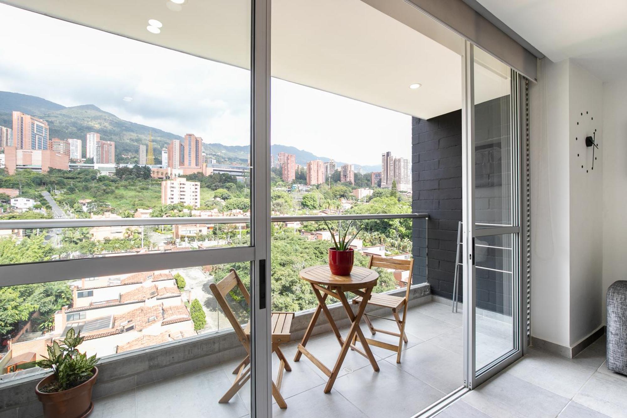 Apartamentos Borbon Suites Medellín Zewnętrze zdjęcie
