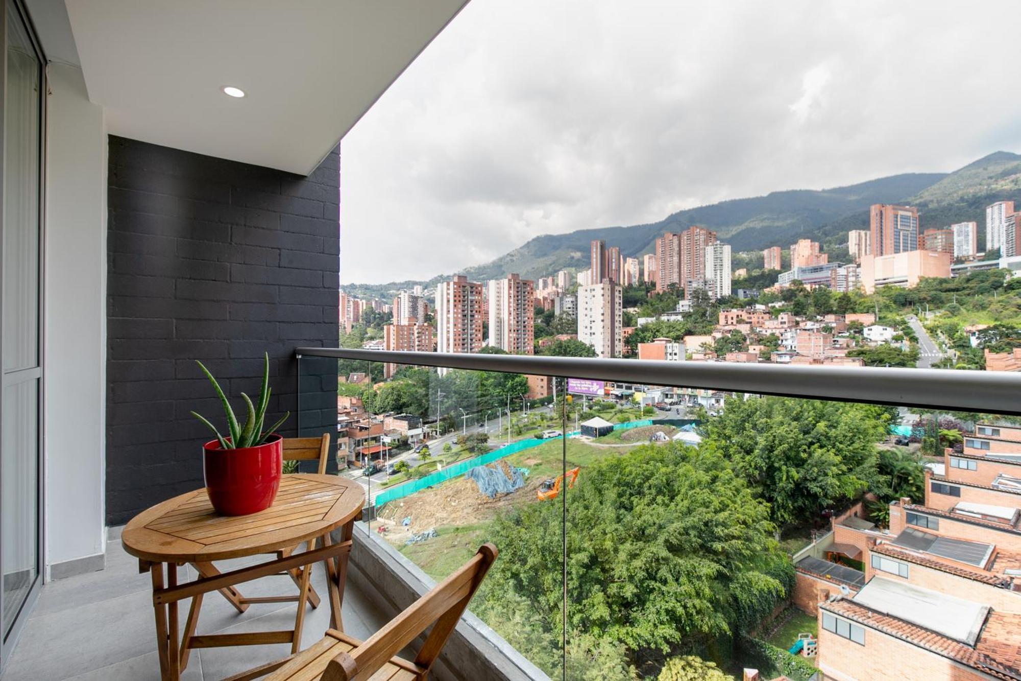 Apartamentos Borbon Suites Medellín Zewnętrze zdjęcie