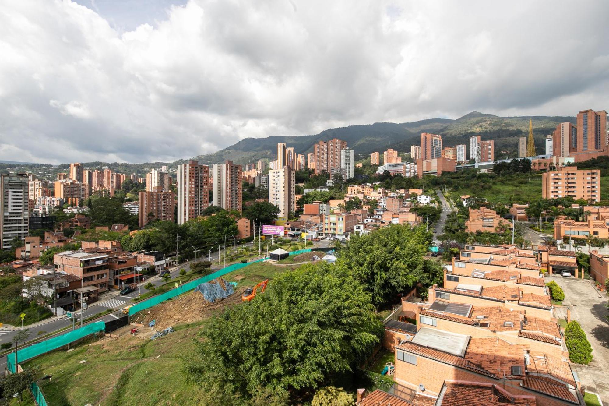 Apartamentos Borbon Suites Medellín Zewnętrze zdjęcie