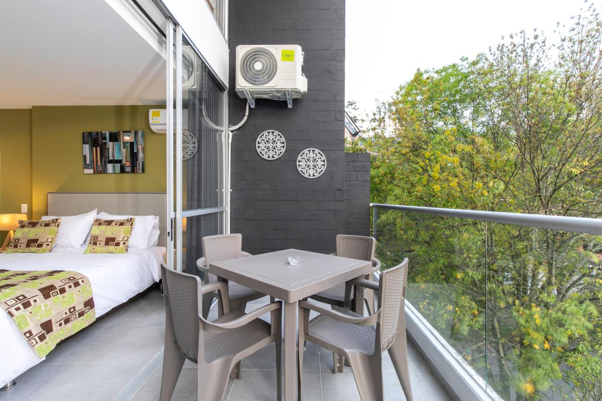 Apartamentos Borbon Suites Medellín Zewnętrze zdjęcie