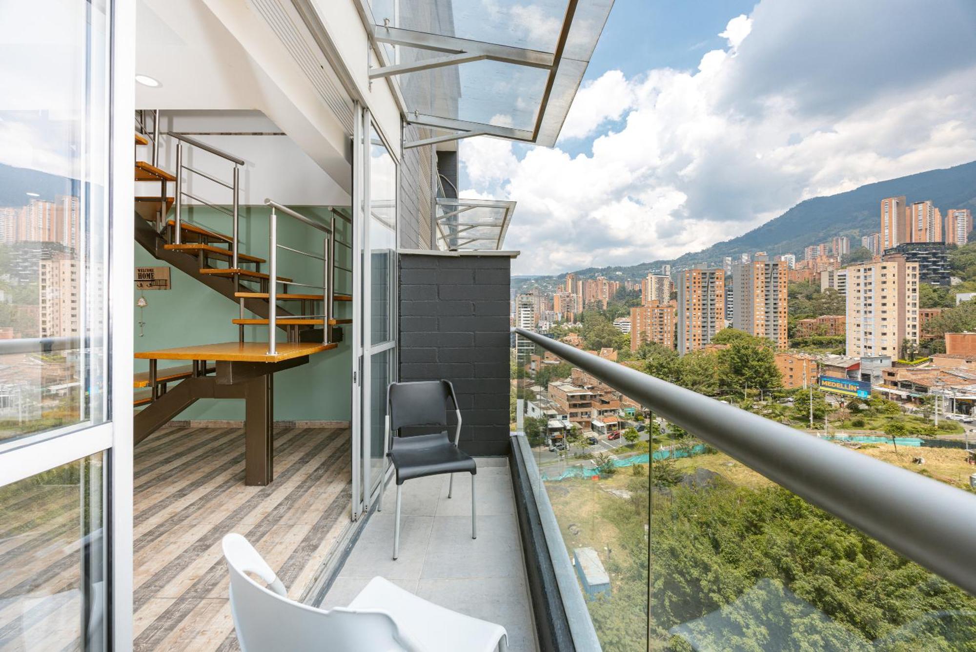 Apartamentos Borbon Suites Medellín Zewnętrze zdjęcie