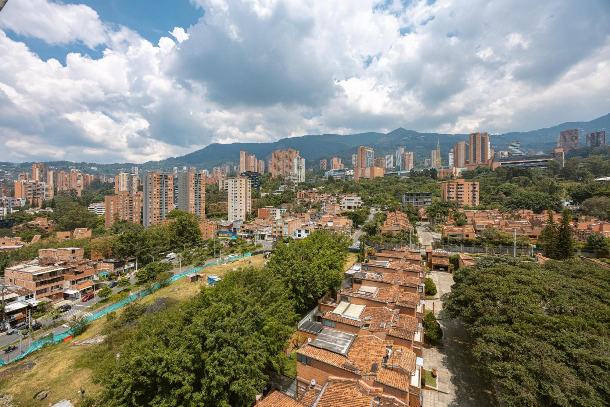 Apartamentos Borbon Suites Medellín Zewnętrze zdjęcie